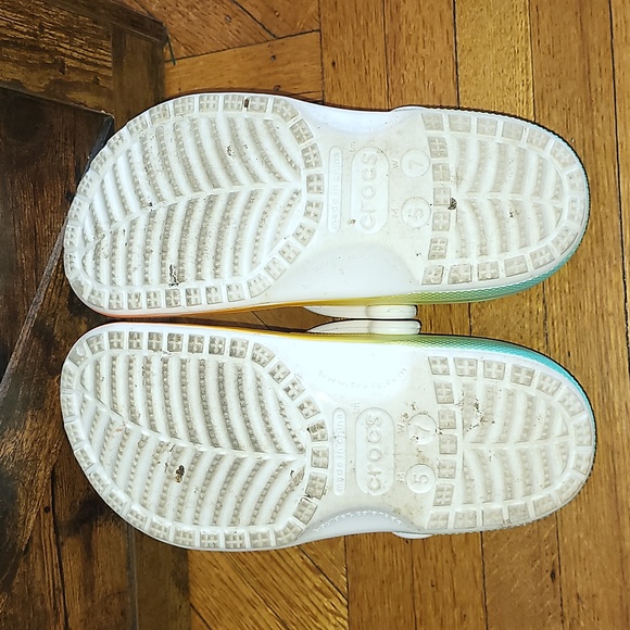 Free and Easy Crocs M5 W7 - Picture 4 of 5